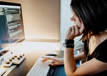 How Long Does It Take to Learn Computer Programming?