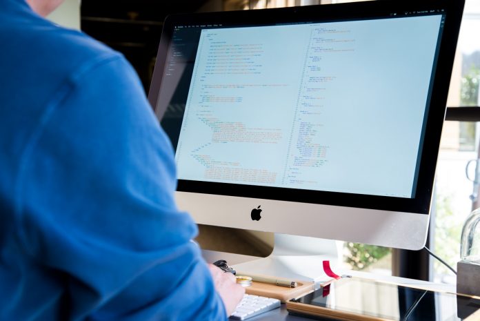 lee-campbell-6njoEbtarec-unsplash wysiwyg html editor