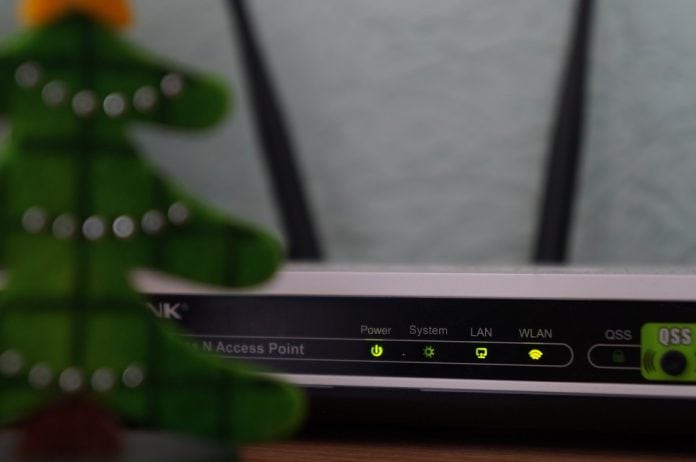 misha-feshchak-syCXK9WndqQ-unsplash wifi doesnt have valid ip configuration