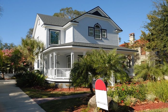 restored-home-2416189_1280