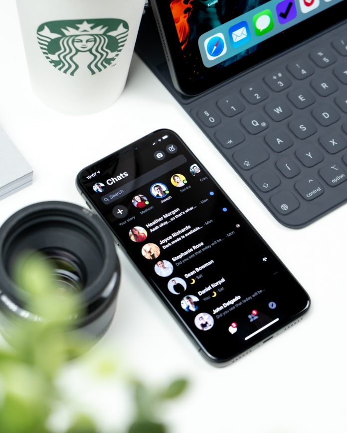 daniel-korpai-r73OFSry5AI-unsplash kik alternative