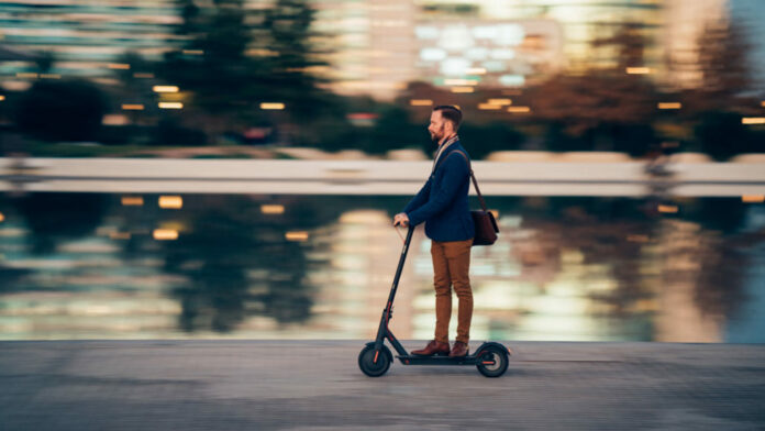 010720_ls_e-scooter_feat-1028x579