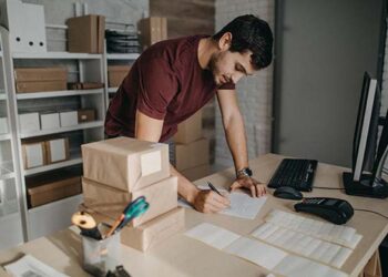 How To Start An eCommerce Business In 2022