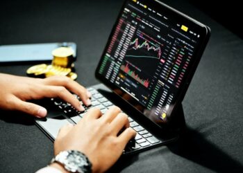 Buy the Dip: Valuable Tips for Smart Investors