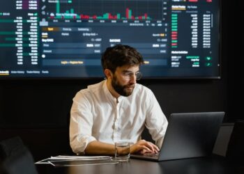 What to Look for When Comparing Trading Platforms