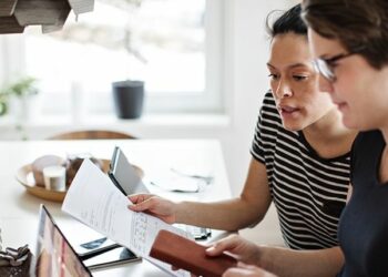 10 Super Easy Ways to Start Saving Money Now