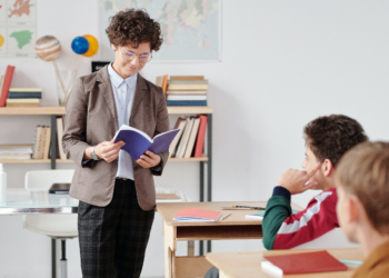 Benefits of Attending Class in College With Purpose