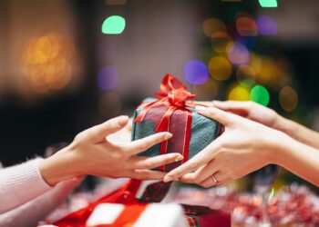 Factors To Consider When Buying Jewelry Gifts For Your Loved Ones This Holiday Season