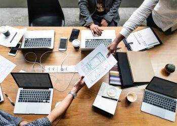 How to manage multiple development projects?