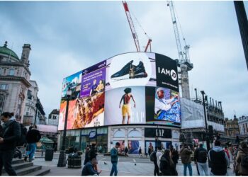 How Digital Signage Can Help Boost Your Business Presence