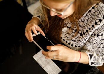 How to Scan Documents on your iPhone or iPad