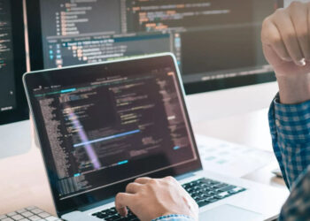 How Can Dedicated Web Developers Address Your Resources and Budget Issues?
