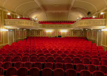 Church Seating for Special Occasions: How to Create a Memorable Experience?