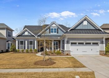 What to Look for When Buying a House: 5 Red Flags