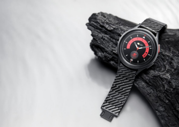 PITAKA’s Comfy and Fancy Galaxy Watch Band Is Built to Last