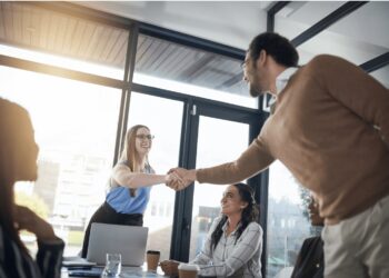 The Human Touch in Recruitment and Onboarding: Balancing Technology and Personal
