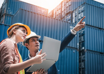 How Digital Freight Forwarding Improves SMB Visibility in Logistics