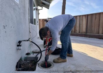 Don’t Panic: How to Deal with Common Plumbing Problems at Home