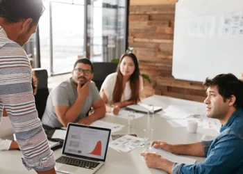 Ecommerce SEO vs. Paid Advertising: Finding the Right Balance