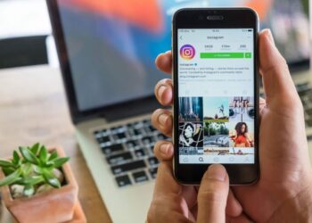 InstaProsperity Blueprint: Blueprinting Success with Top Platforms for Buying Followers