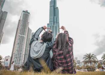 The Tech Behind AI Girlfriends: Voice, Personality, and Emotion